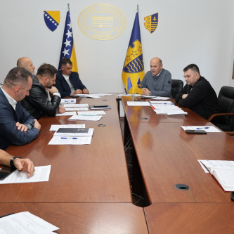 Razmatran zahtjev neformalne grupe građana u vezi sa problematikom pasa lutalica