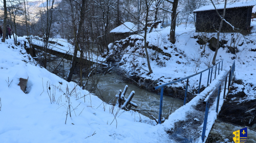 Osiguran montažni most čija postavka će omogućiti nesmetanu putnu  komunikaciju prema selu Mihovići
