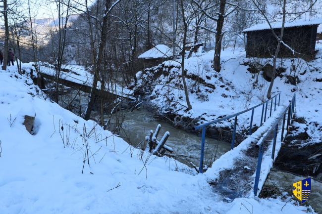 Osiguran montažni most čija postavka će omogućiti nesmetanu putnu  komunikaciju prema selu Mihovići